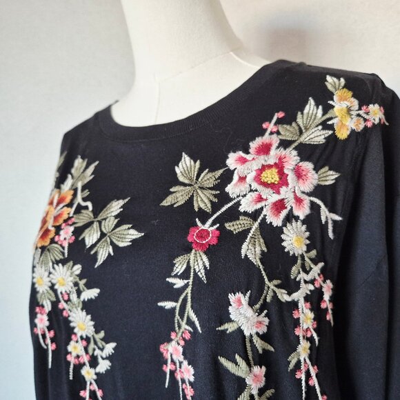 Johnny Was Embroidered Acacia Seamed Relaxed Long Sleeve Tee Black Knit - Picture 3 of 11